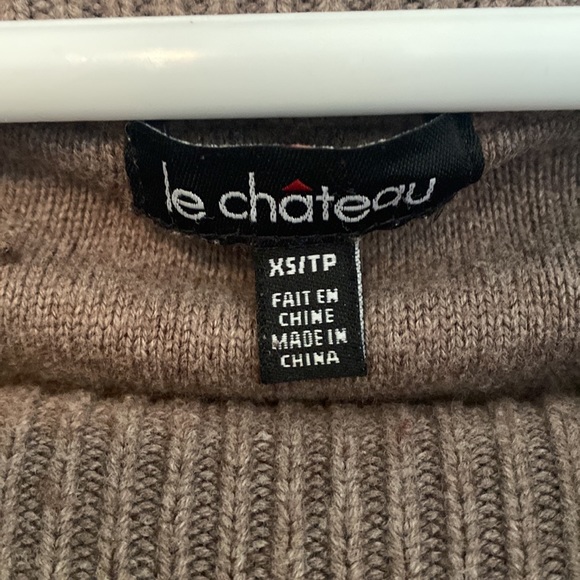 Le Chateau purple 3/4 length sweater with button detail on sleeves. Size XS. - Picture 5 of 6